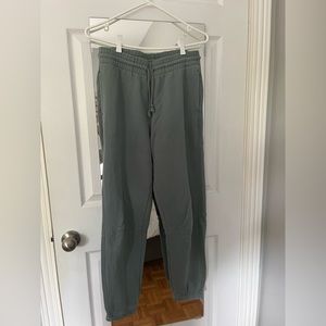 Aritzia Boyfriend Fleece Sweatpants, Green Tea, Size Small